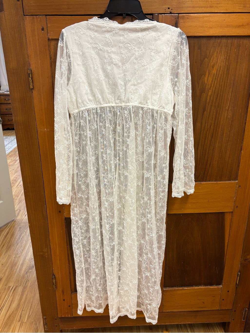 White Lace Long Robe - Size L — image 2 of 6
